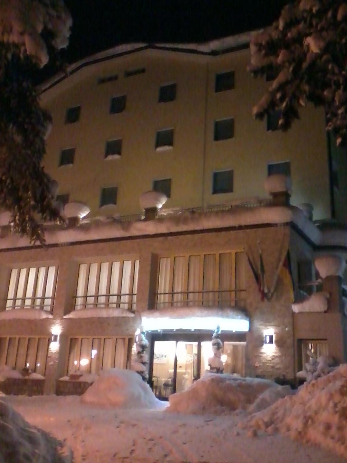 Hotel Miravalle 2000 Lizzano In Belvedere Exterior foto